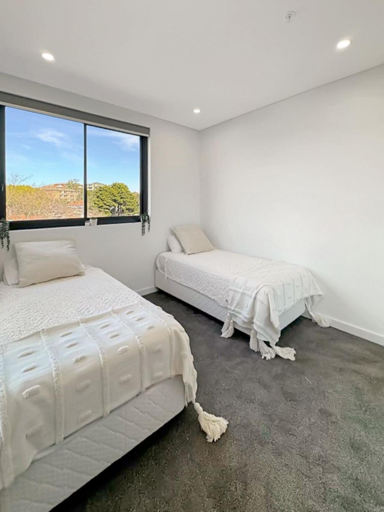 Modern 2br With Balcony & Parking Near Airport