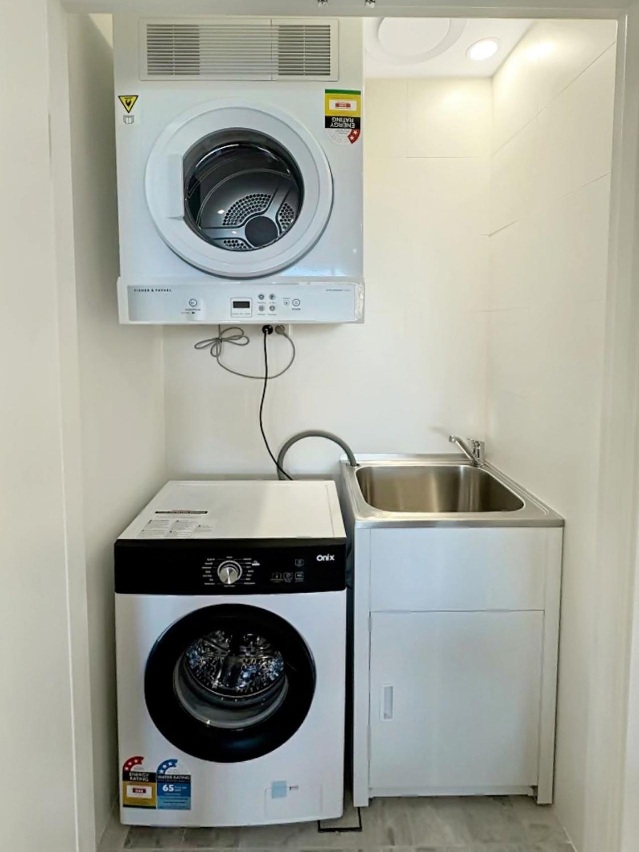 Modern 2br With Balcony & Parking Near Airport